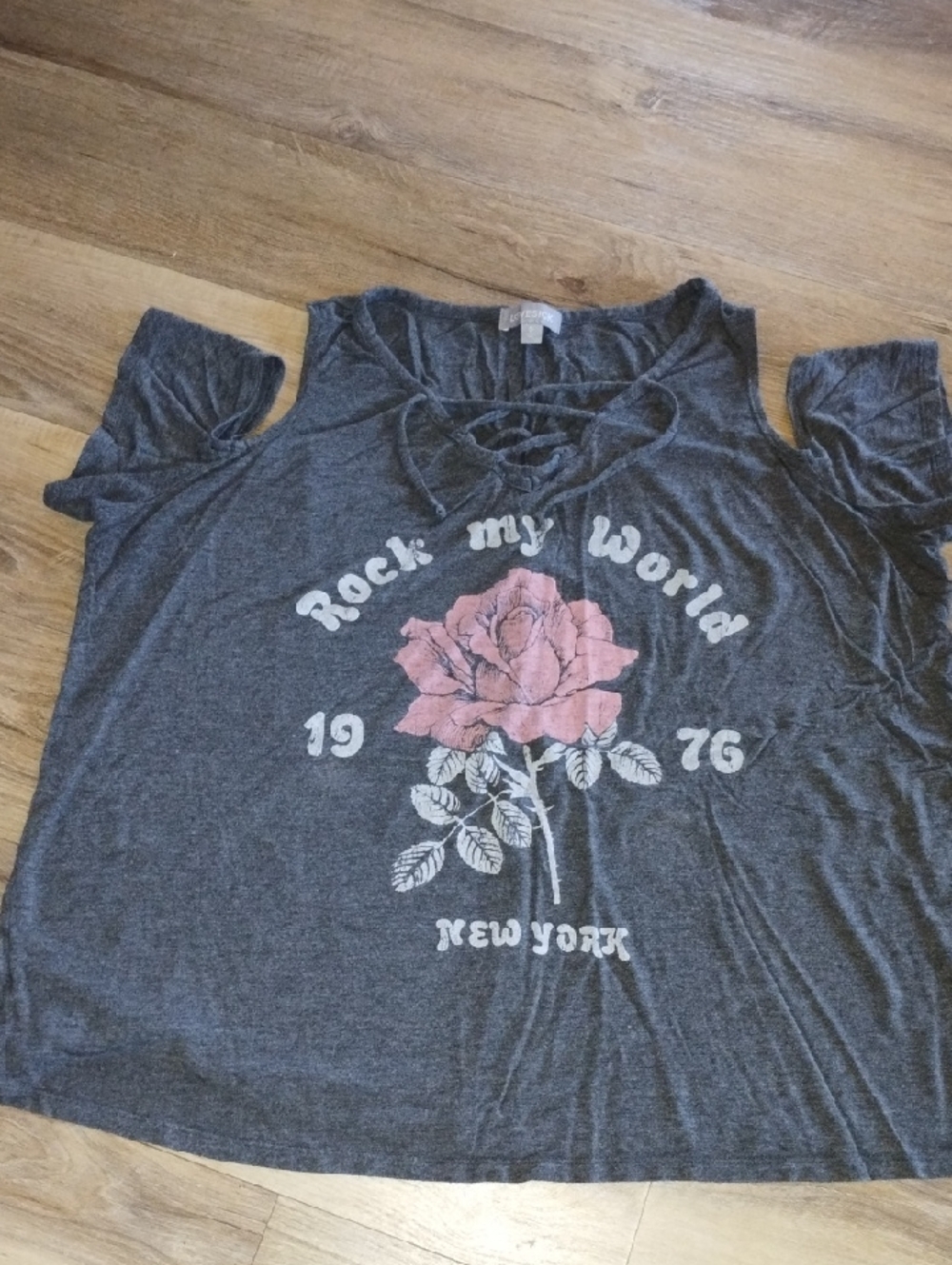 Lovesick Gray Cold-Shoulder Tee with Pink Rose Graphic
